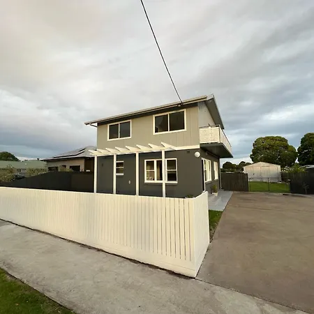 Irene June Coastal Retreat Lakes Entrance Exterior photo